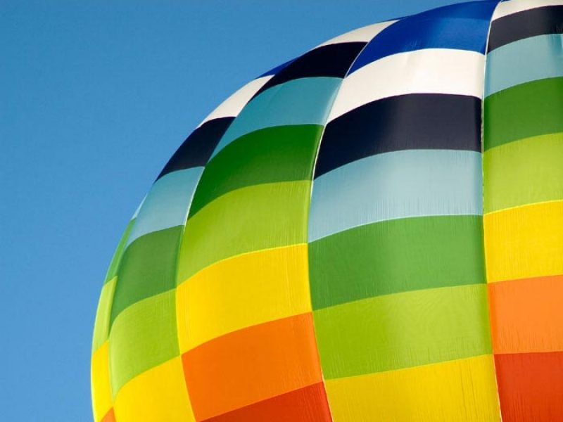 Adj_27dpi_shu_115929235_ColourfulHotAirBalloon1.jpg