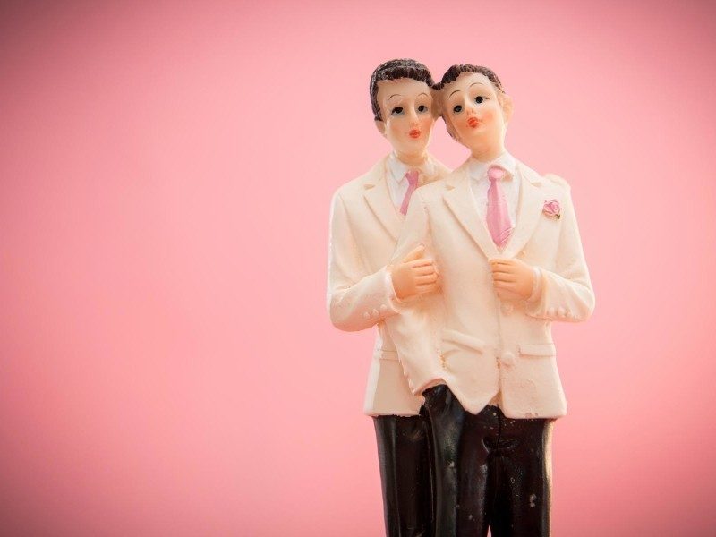 shu_132230933_MenWeddingcaketopper.jpg